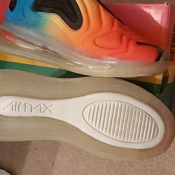 Like New Air Max 720 BE TRUE Gilbert Baker - Picture 4 of 5